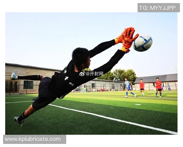 追梦绿茵场足球少年们的拼搏与成长之路 追梦绿茵场足球少年们的拼搏与成长之路